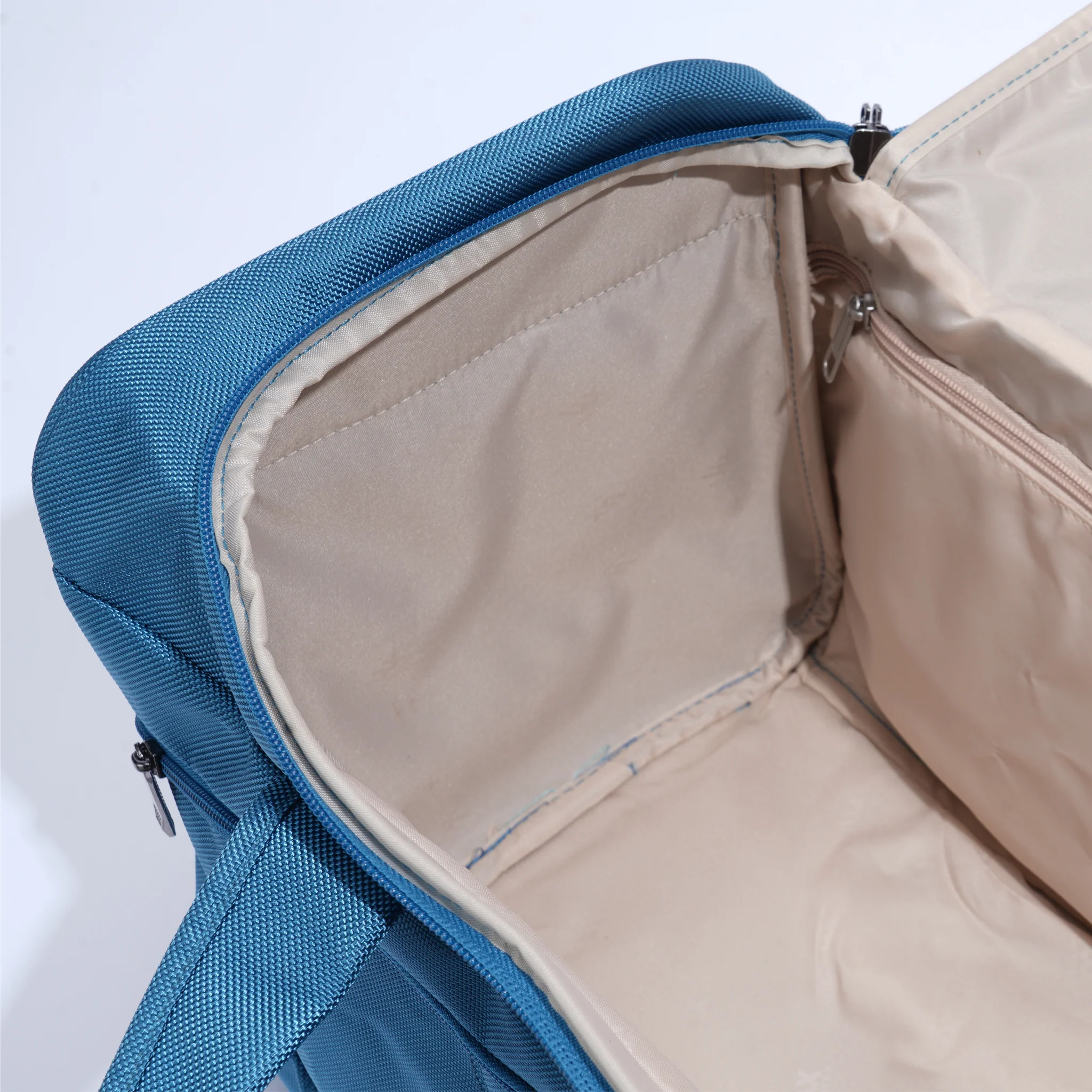 Boston Duffle - Image 9